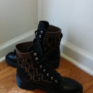 🆕Women Guess Combat boots🔥❤